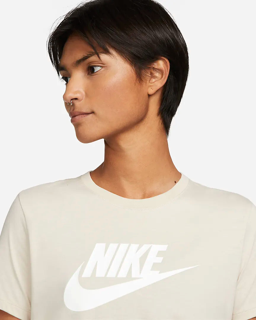 Nike Sportswear Essentials Women's Logo T-Shirt