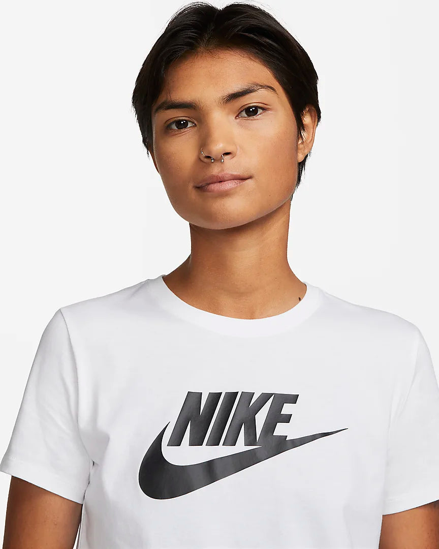 Nike Sportswear Essentials Women's Logo T-Shirt