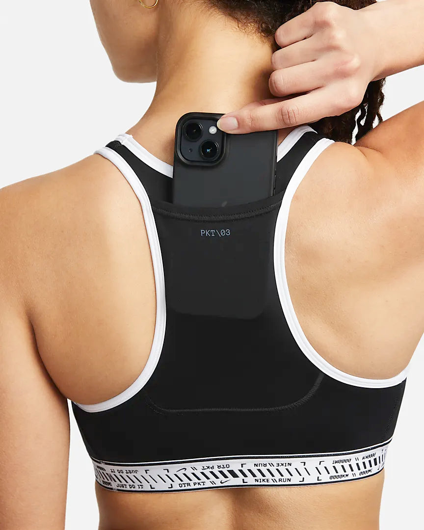 Nike Swoosh On The Run Women's Medium-Support Lightly Lined Sports Bra with Pockets