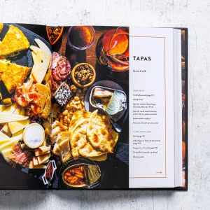 Boards: Stylish Spreads for Casual Gatherings