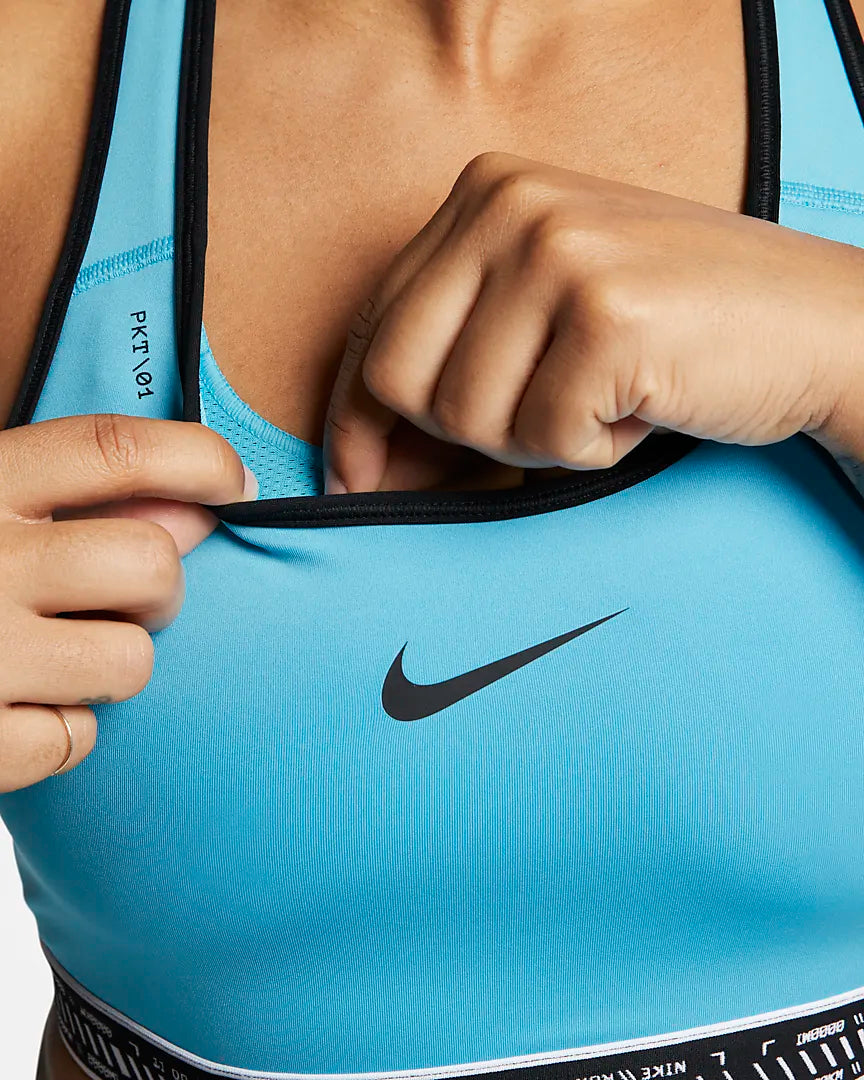 Nike Swoosh On The Run Women's Medium-Support Lightly Lined Sports Bra with Pockets