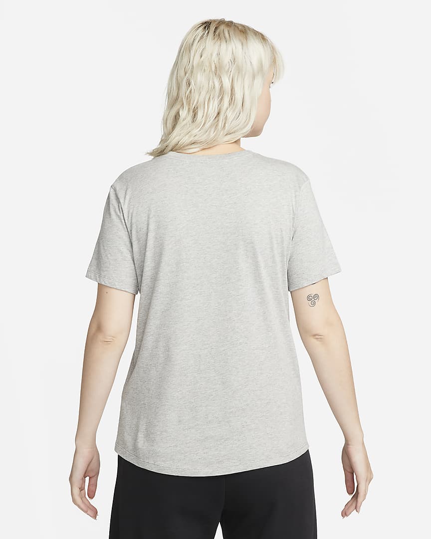 Nike Sportswear Essentials Women's Logo T-Shirt